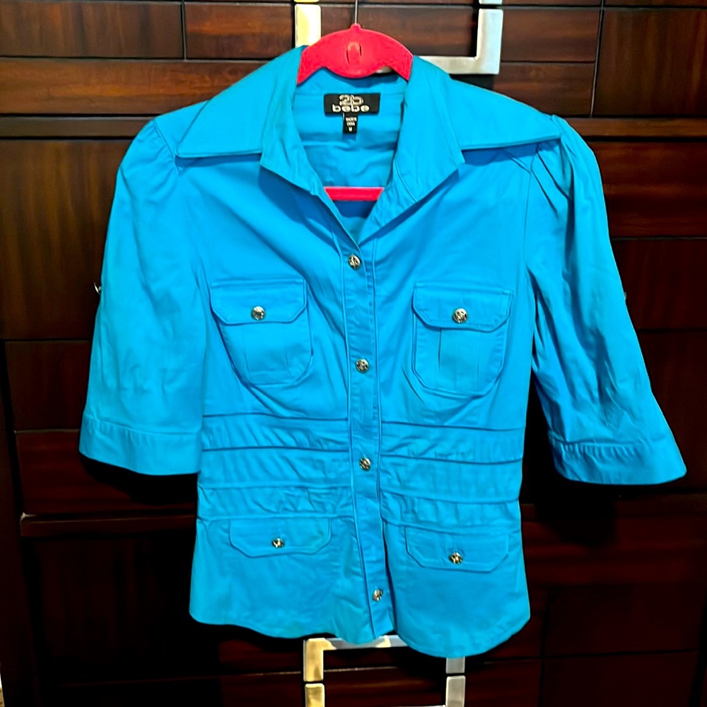 Blue blouse w/silver buttons form fitting size M